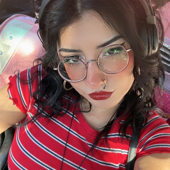 Meet your Posher, Andi - Picture 6 of 6